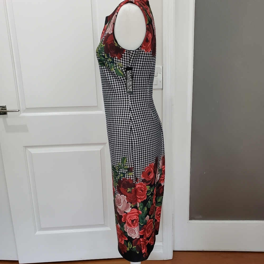 New York Company Queen of Hearts Sheath Dress. - Picture 4 of 7